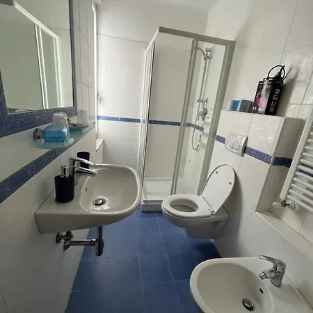 Yolo Guest house